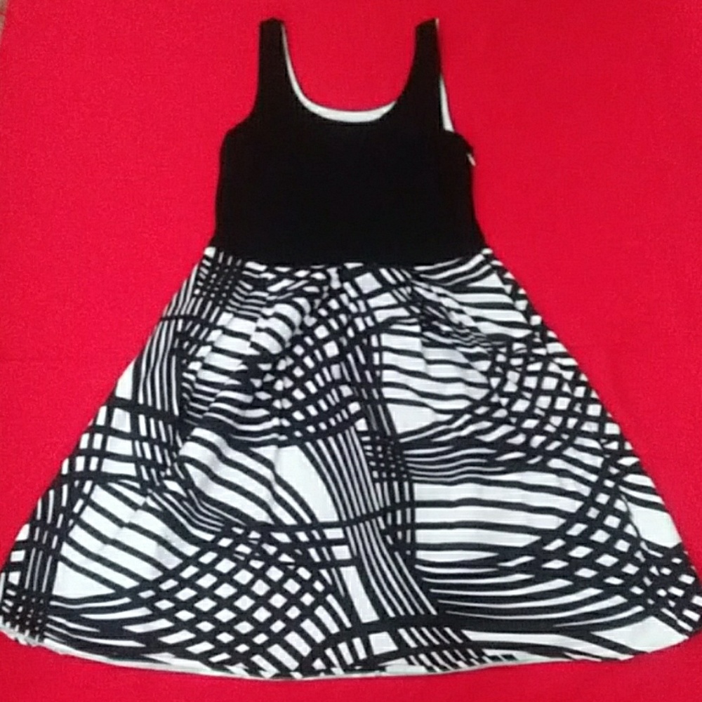 Spense Black & White stripe dress
